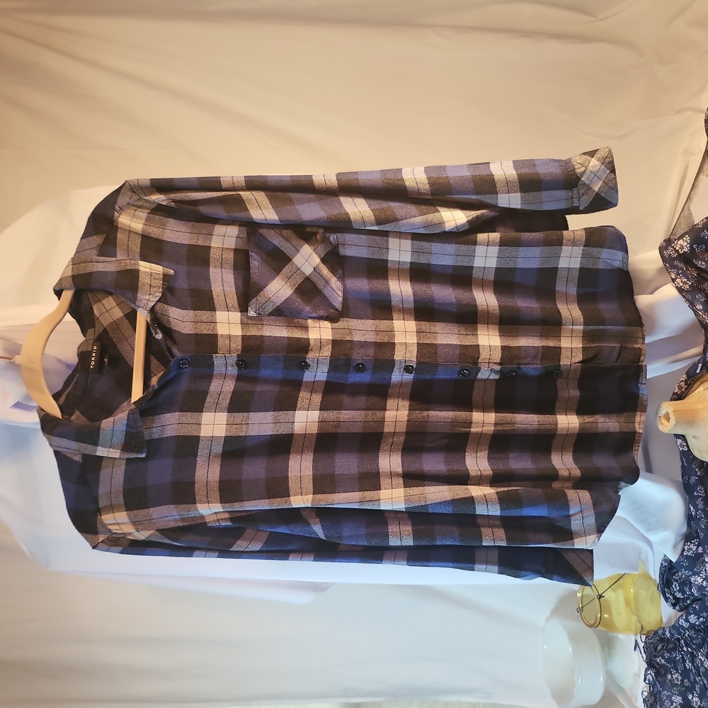 2X Torrid blue black plaid button down long sleeve woven fabric #0087